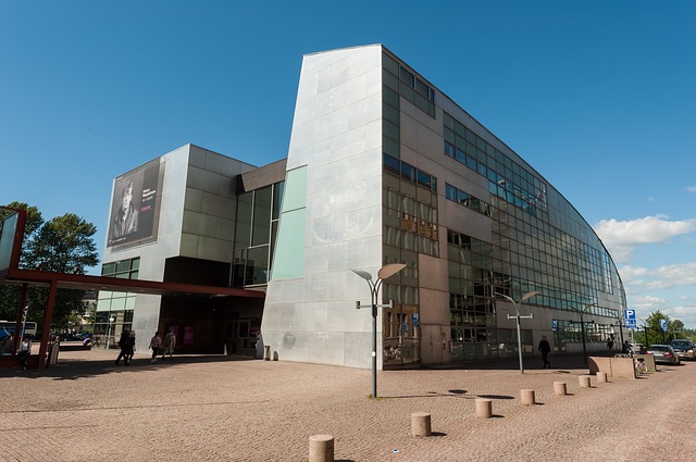 Kiasma Outside