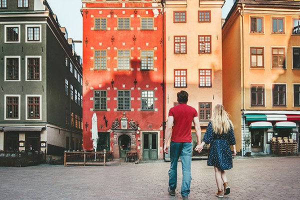 Couple In Stockholm Romantic Sightseeing Walk Copy 2